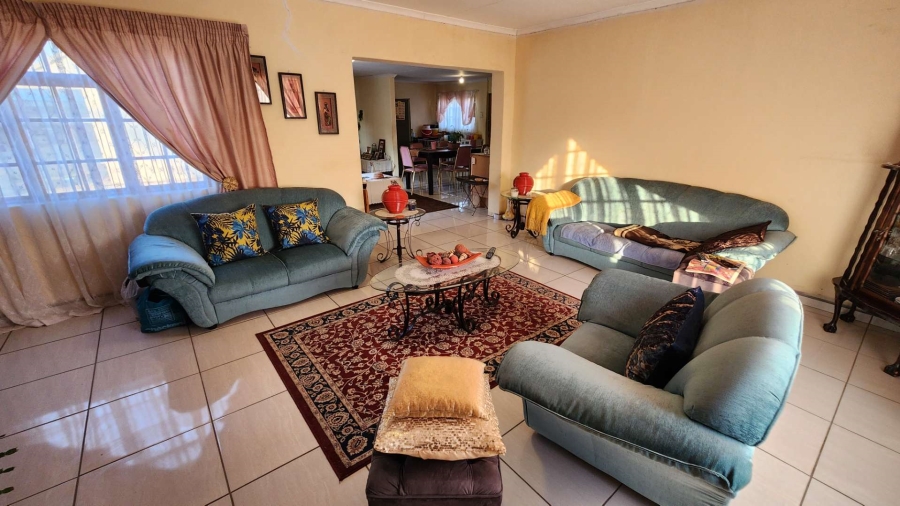 3 Bedroom Property for Sale in Lourierpark Free State